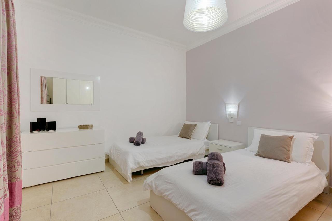 Luxury Apt With Side Seaviews And Pool, Best Location Слима Экстерьер фото
